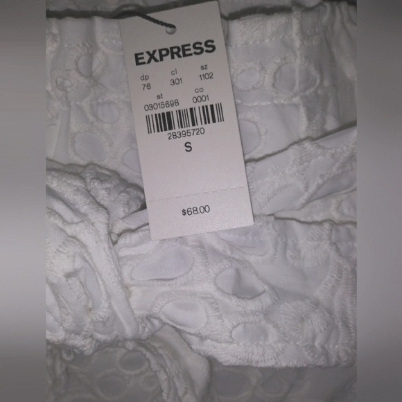express super cute white highwasted eyelet shorts. sz. small nwt elastic waist - Picture 2 of 2